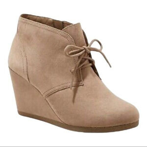 Universal Thread Bessie Wedge Bootie 
Tan
Size 10‎